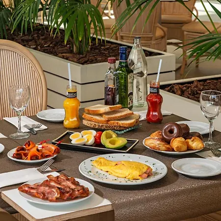 Hotel Cabogata Jardín 4*
